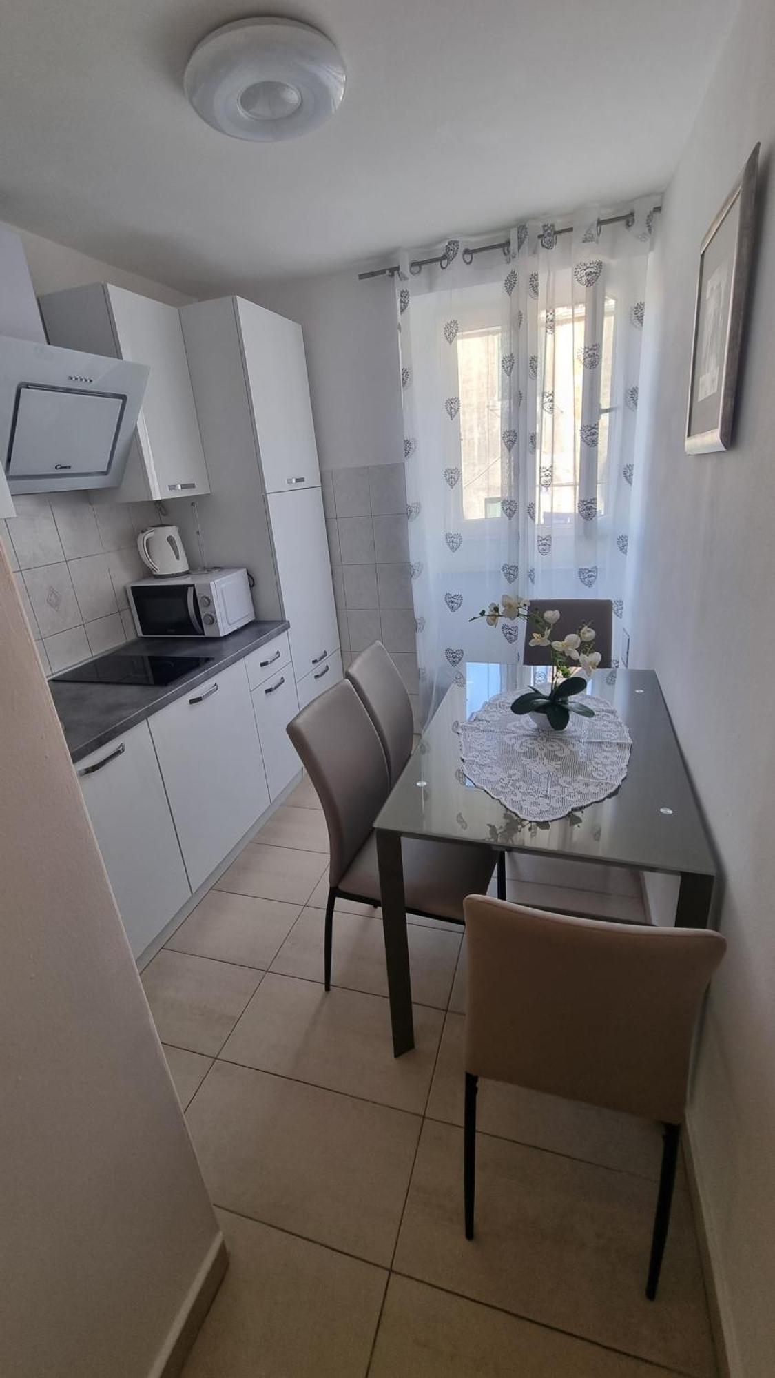Apartment Vestibul Inn สปลิท ภายนอก รูปภาพ
