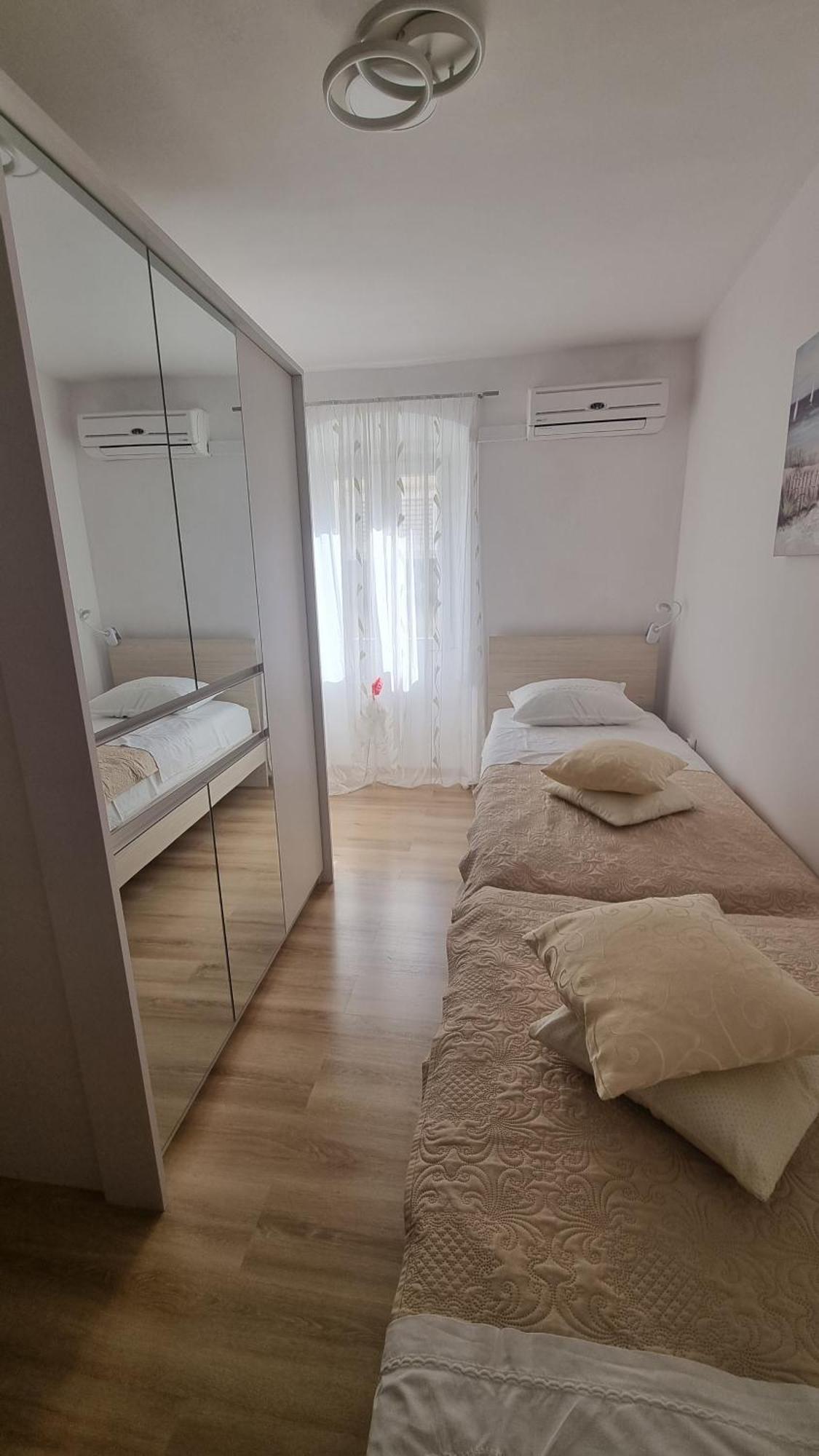 Apartment Vestibul Inn สปลิท ภายนอก รูปภาพ
